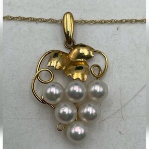 18k Gold Pearl Pendant Necklace